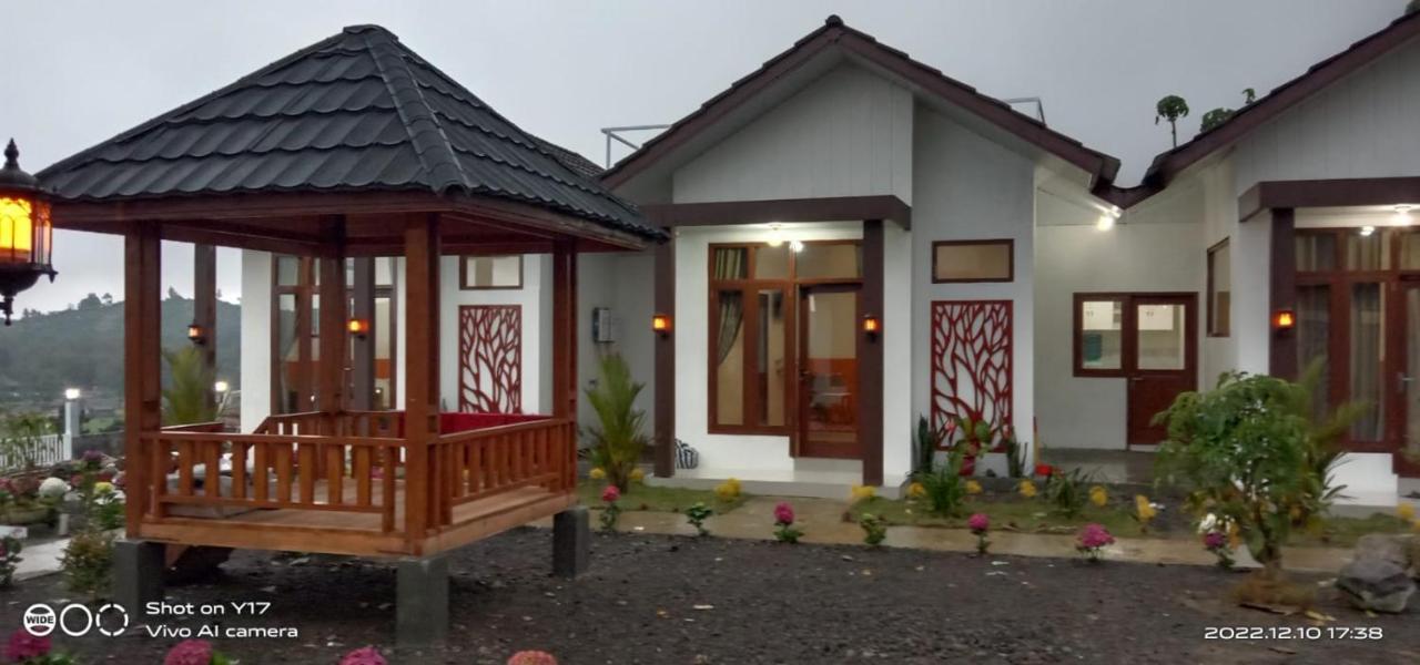 Villa Madinna Dieng Diyeng Exteriör bild