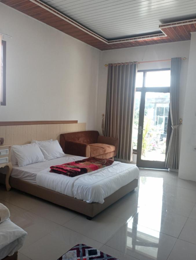 Villa Madinna Dieng Diyeng Exteriör bild